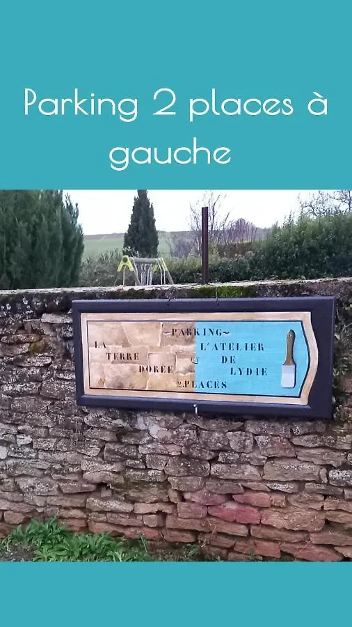 La Terre Doree Lacenas Francja